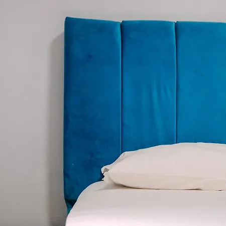 - Steps Form New Bazaar 公寓