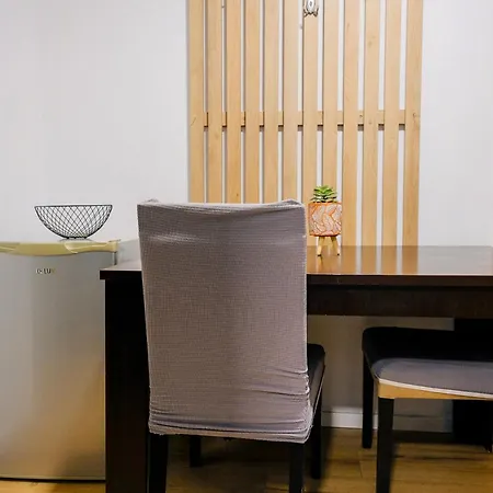 - Steps Form New Bazaar 公寓 地拉那